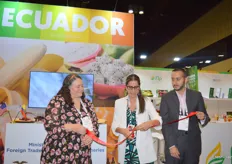 Opening the Ecuador country pavilion at the IFPA 2022 Global Produce Show was Leticia Baquerizo from the Consulate in Miama, Maria del Pilar Neira and Kleber Franco from both from ProEcuador.